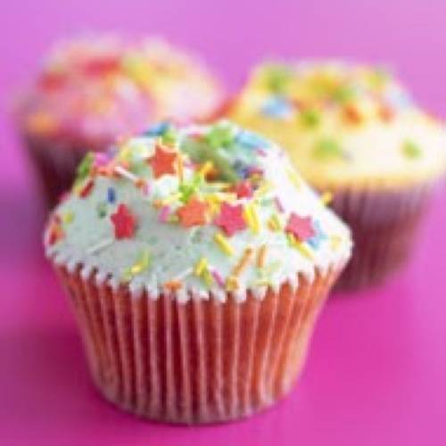  bringing the cupcake revolution to London. The first Hummingbird Bakery 