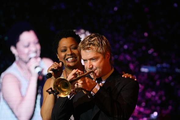  Grammywinning trumpeter Chris Botti and Lisa Fischer pictured below 