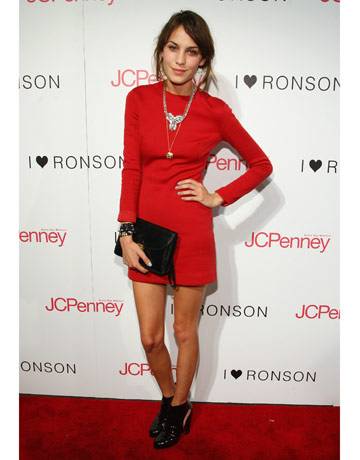 alexa-chung-redcarpet0410-05-de