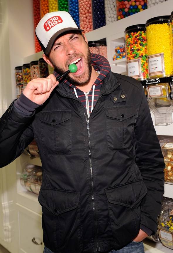 Haute Event: Zachary Levi and Joey Fatone Dine at Sugar Factory
              
                            
              It was a real boys' night out as "Chuck" star Zachary Levi and former *NSYNC 