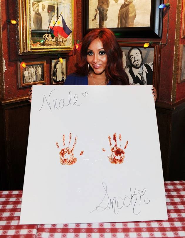 Nicole "Snooki" Polizzi immortalized in marinara at Buca di Beppo. Photos: Denise Truscello