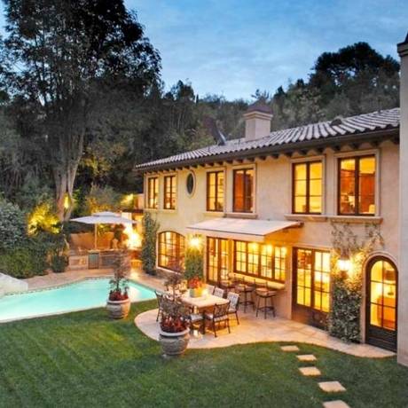 64607-kim_kardashian_reggie_bush_house_01_0012_Layer_4_full-480w