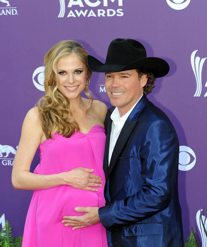 Clay Walker and his expectant wife Jessica on the red carpet for the 48th Annual Academy of Country Music Awards at the MGM Grand. Photos: Las Vegas News Bureau