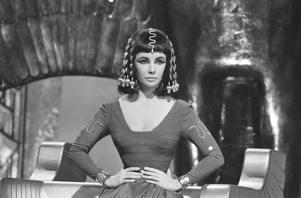 Elizabeth Taylor as Cleopatra_2 (1)