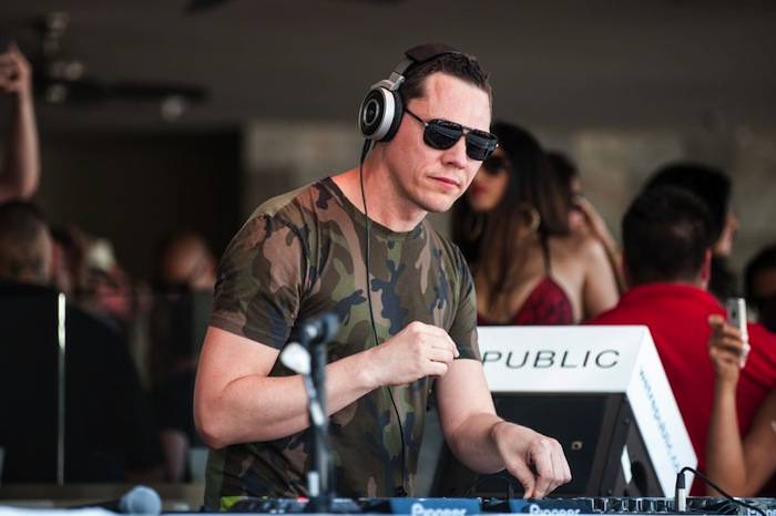 Tiesto spins at Wet Republic. Photos: Powers Imagery LLC 