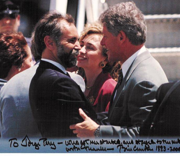 Pérez with Bill and Hillary Clinton