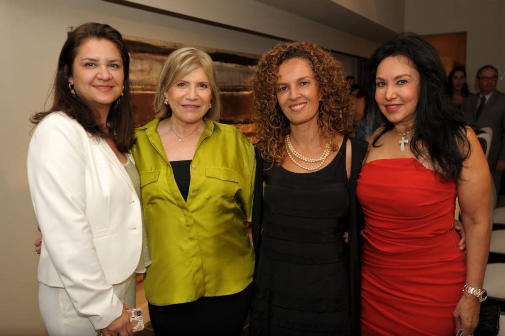 Adriana Ortiz, Daniela Pimenta, Ana Paula Barros, & Mirtha Arriaran