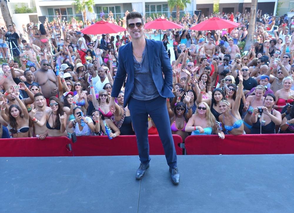 Robin Thicke poses with thousands of screaming fans after performing for Ditch Fridays partygoers. Photos: Bryan Steffy/WireImage 
