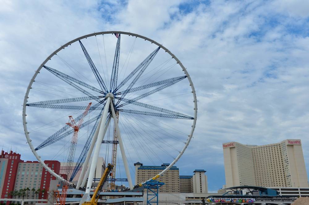 The rim of the High Roller is completed, marking a construction milestone for Caesars Entertainment’s $550 million Linq development. Photos: Brian Steffy 