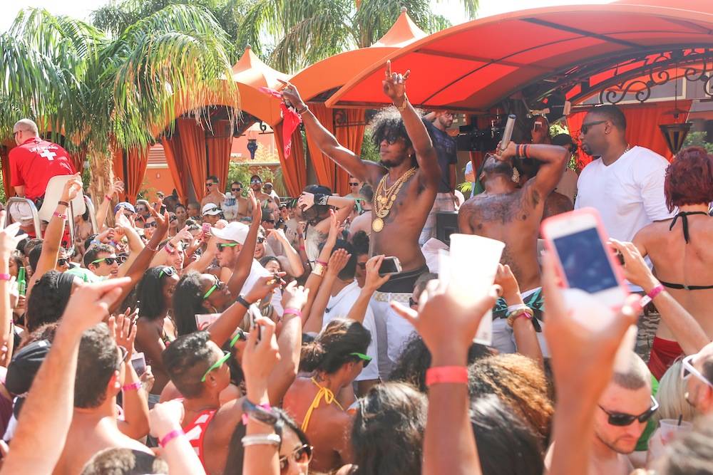 Trinidad Jame$ performs at Tao Beach. Photos: Tony Tran/Powers Imagery 
