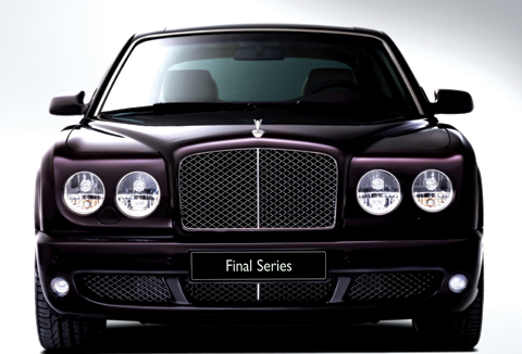 The Bentley Arnage Final Series and the Maybach 62S Landaulet effortlessly 