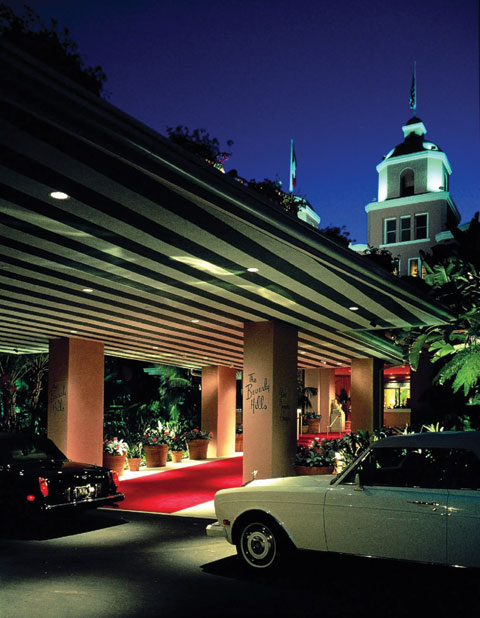 classic-entrance-bev-hotel.jpg