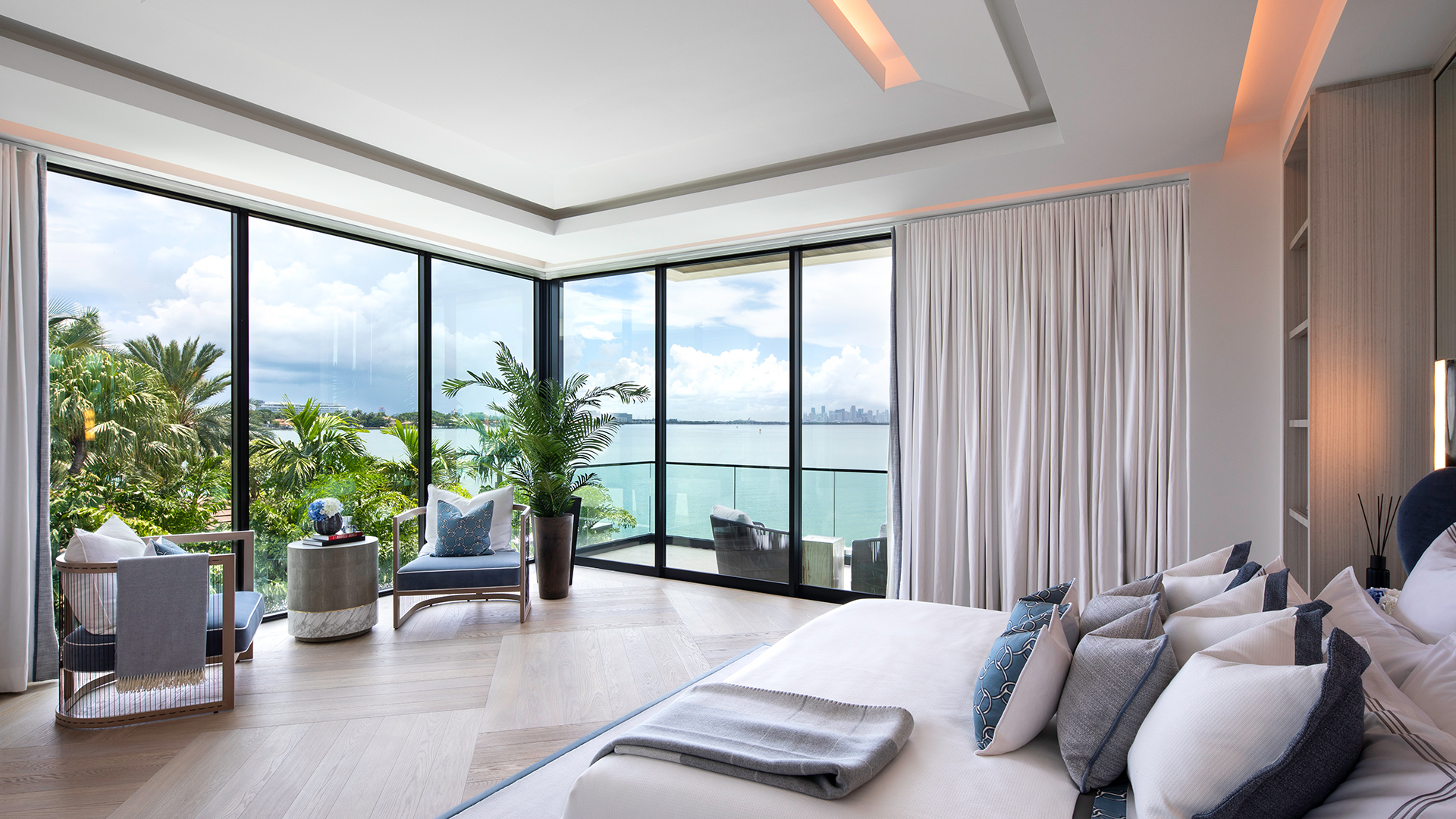 North Bay Road Residence living space