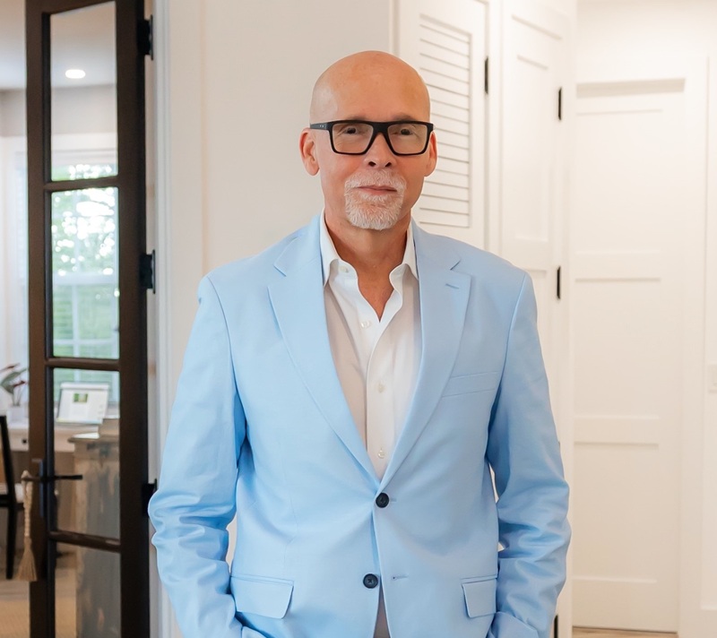 Mauricio J. Barba, luxury real estate agent in Coral Gables, Florida
