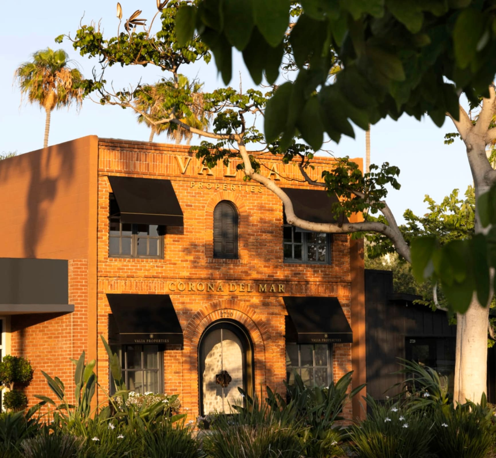 VALIA Properties, luxury real estate agent in Corona Del Mar, California